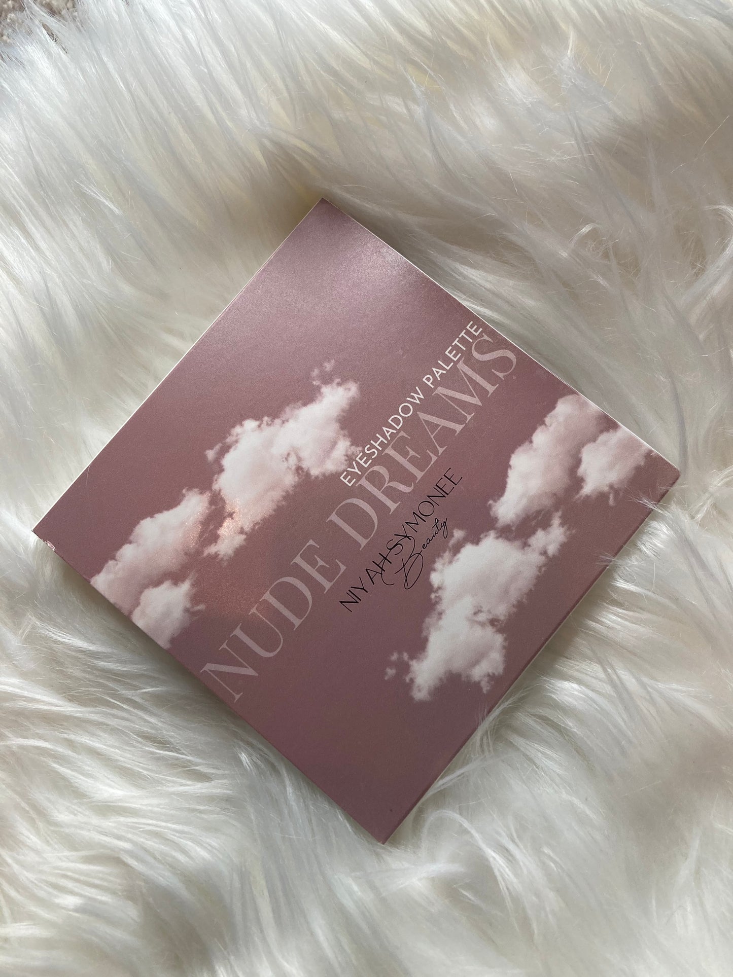 NUDE DREAMS EYESHADOW PALETTE