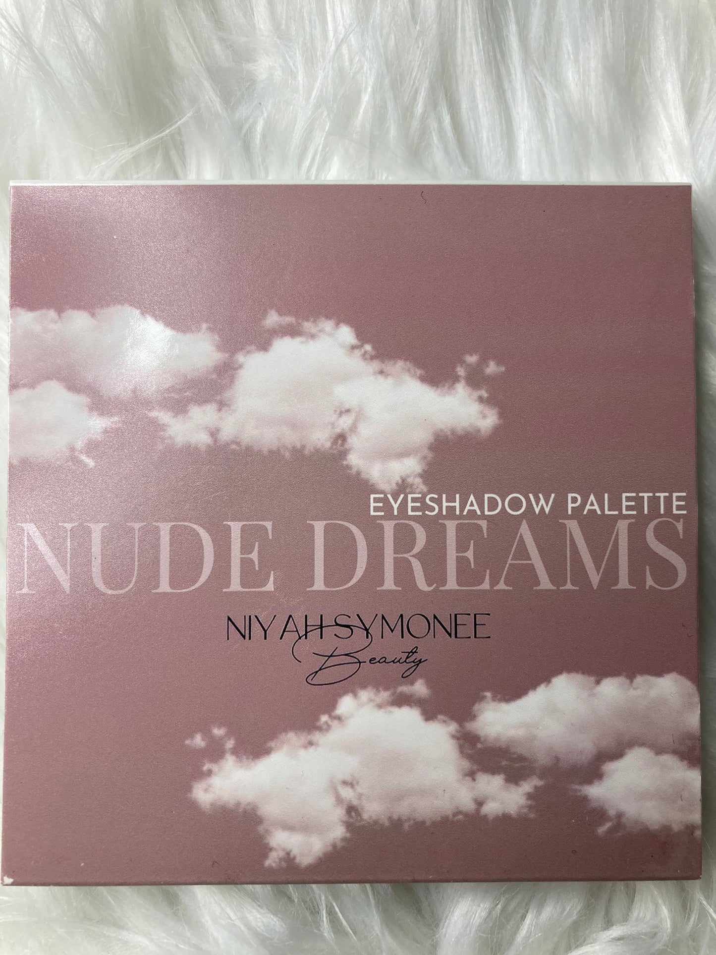 NUDE DREAMS EYESHADOW PALETTE